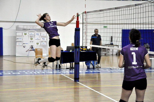 Voleybol Takımımız Şampiyonluk için sahaya çıkıyor...