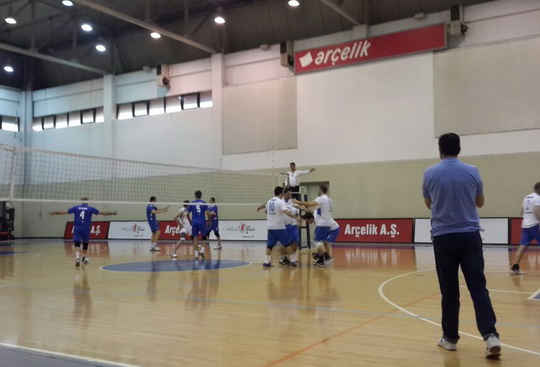 Voleybol Takımlarımız emin adımlarla ilerliyor...