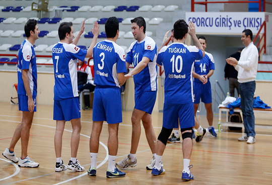 “Voleybol”da çifte galibiyet...