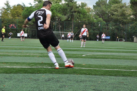 BizClub Futbol Turnuvasında ilk aşama grupları tamamlandı.