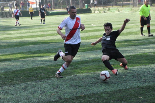 BizClub İstanbul Futbol Turnuvasında Final Heyecanı