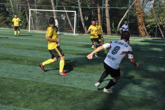 BizClub İstanbul Futbol Turnuvasında Final Heyecanı