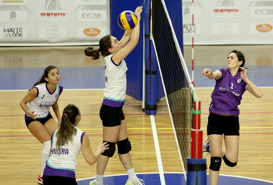 Voleybol Takımımız Şampiyonluk için sahaya çıkıyor...