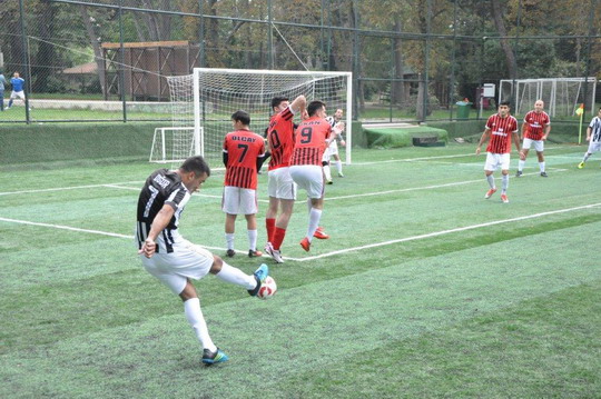 Futbol turnuvasında YKB CUP ve YKB LİG İkinci tur heyecanı başladı.