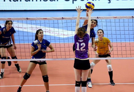 Kadın Voleybol Takımımız Bir Kez Daha Şampiyon...