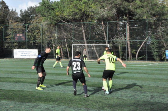 Futbol turnuvasında gruplardaki sıralamalar netleşiyor.