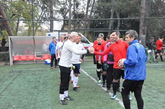 Futbol turnuvasında gruplardaki sıralamalar netleşiyor.