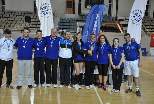 Yapı Kredi Bölge Spor Şenliği’nin 13'üncüsü İzmir'deydi...