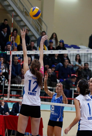 Bu kızlar bir Yapı Kredi harikası...