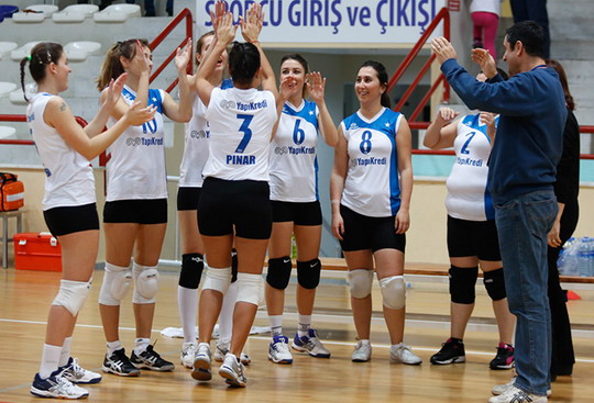 Yapı Kredinin Sultanları yarı finalde...