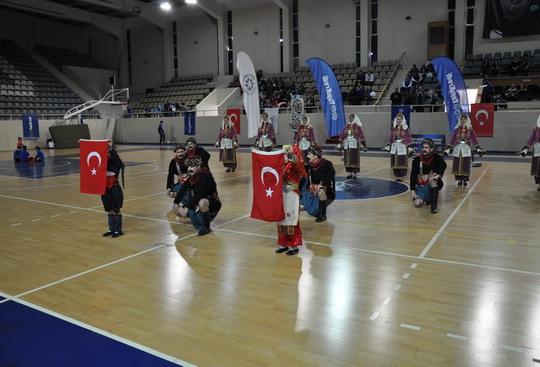 Yapı Kredi Bölge Spor Şenliği’nin 13'üncüsü İzmir'deydi...