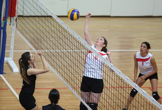 Bayan Voleybol Takımımız bu hafta da galip...