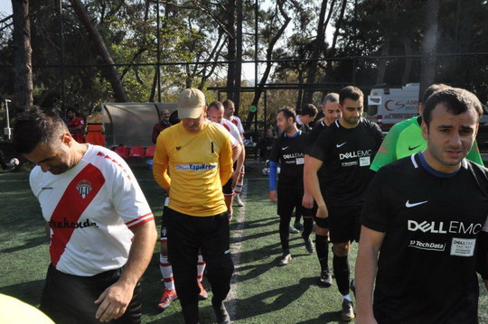 BizClub İstanbul Futbol Turnuvasında Final Heyecanı