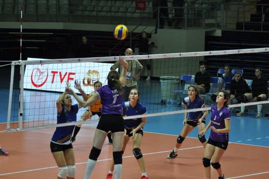 Kadın Voleybol Takımımız Bir Kez Daha Şampiyon...