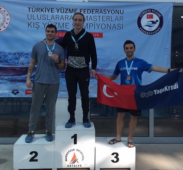 Yüzme Takımımız Masterlar Kış Şampiyonası’ndan madalyalarla döndü!