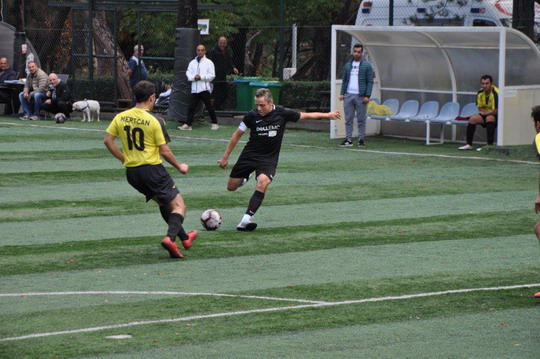 BizClub Futbol Turnuvasında ilk aşama grupları tamamlandı.