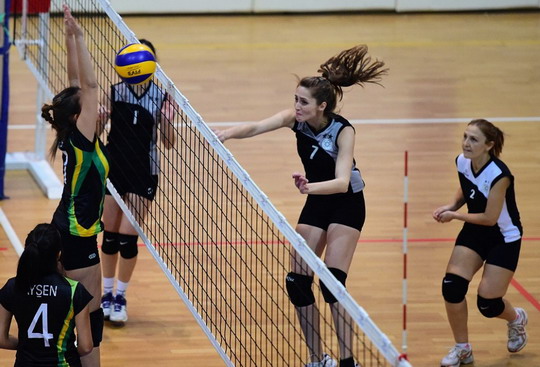 Voleybol Takımımız ilk maçında galip...
