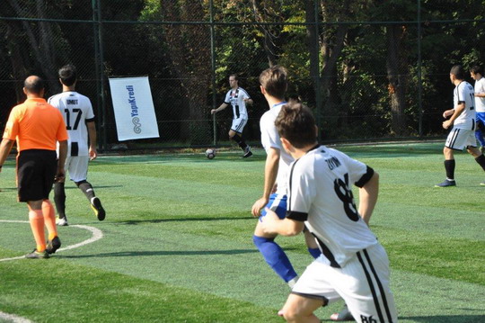 Futbol Turnuvasında ikinci hafta sürpriz sonuçlarla bitti.