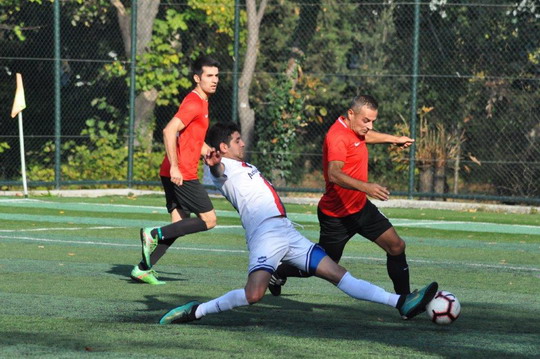BizClub İstanbul Futbol Turnuvasında Final Heyecanı