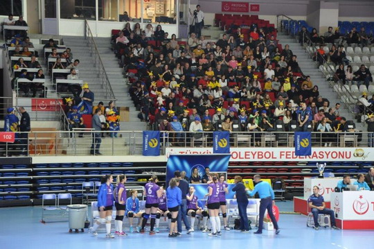 Kadın Voleybol Takımımız Bir Kez Daha Şampiyon...