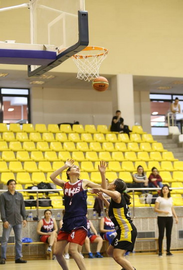 Yapı Kredi Kadın Basketbol Takımımız WCBL  grup maçlarını namağlup lider tamamladı.