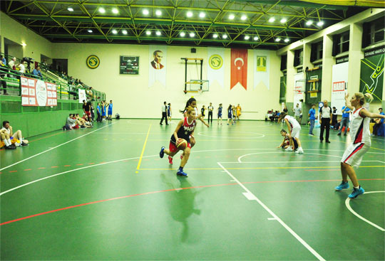 Yapı Kredi Bayan Basketbol Takımı Hardline  Şirketler Kadınlar Basketbol Ligi’nde...