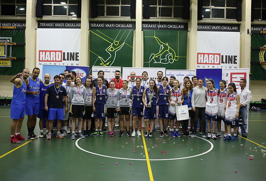Kızlarımız basketbol sezonuna hızlı başladı...