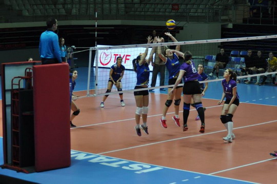Kadın Voleybol Takımımız Bir Kez Daha Şampiyon...