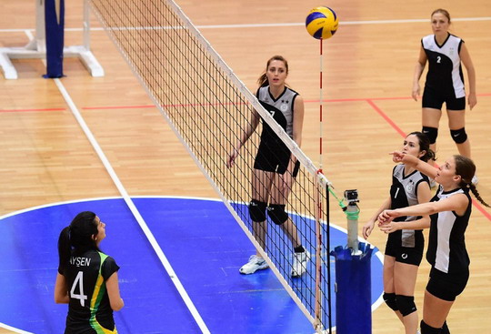 Voleybol Takımımız ilk maçında galip...