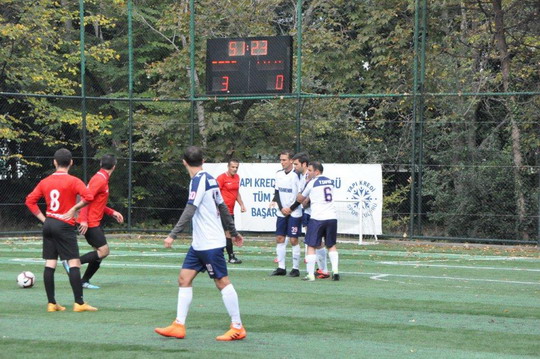 Futbol turnuvasında gruplardaki sıralamalar netleşiyor.
