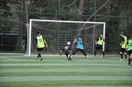 Futbol turnuvasında YKB CUP ve YKB LİG İkinci tur heyecanı başladı.