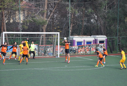 Yapı Kredi 2014 yılı İstanbul Bölge Futbol Turnuvası’nda  “final” haftası...