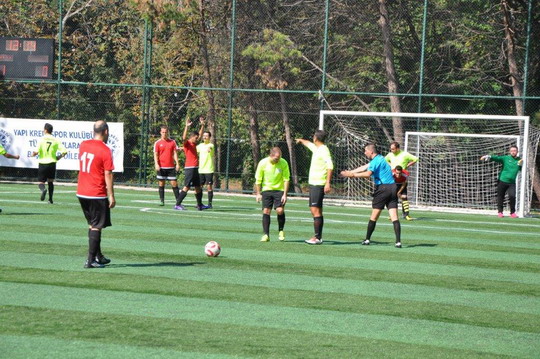 Yapı Kredi 2017 Futbol Turnuvası’nda ilk hafta karşılaşmaları oynandı!