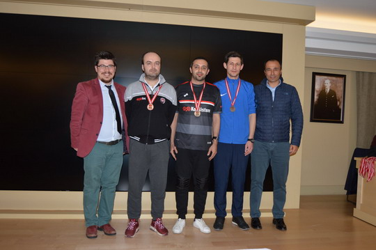 Koç Topluluğu Spor Şenliği Satranç Turnuvası’nda iki Takımımız kürsüde!