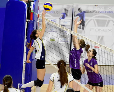 Kadın Voleybol Takımımızın galibiyet serisi devam ediyor.