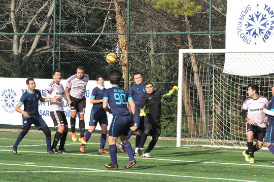Futbol Turnuvası Şampiyonu Bilişim Teknolojileri ve Operasyon Yönetimi Takımı!