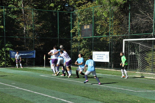 BizClub Futbol Turnuvası YKB CUP ve YKB LİG gruplarının ilk hafta maçları tamamlandı.