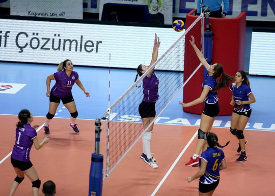 Kadın Voleybol Takımımız Bir Kez Daha Şampiyon...