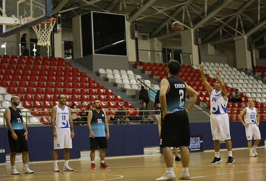 İstanbul Erkek Basketbol takımımız CBL sezonuna hızlı bir yaptı.