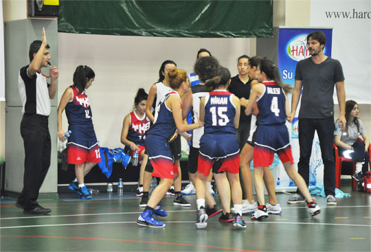 Yapı Kredi Bayan Basketbol Takımı Hardline  Şirketler Kadınlar Basketbol Ligi’nde...