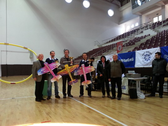 RC Modelcilik Takımımız “Indoor Funfly 2014 Model Uçak Yarışması”ndan 3 kupayla döndü.