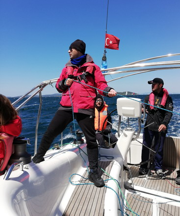 İzmir Yelken Ekibimiz kürsüde yerini aldı.