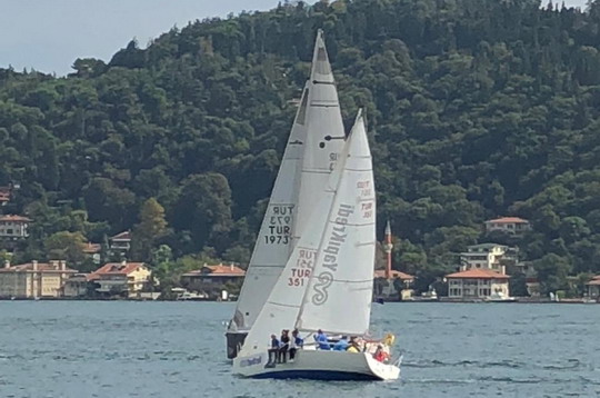 Yelkencilerimiz Bosphorus Cup Yelken yarışlarında IRC4 sınıfında üçüncü oldu.