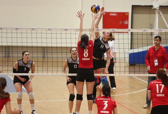 Bayan Voleybol Takımımız, bizim Şampiyonumuz...