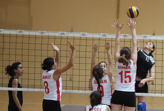 Bayan Voleybol Takımımız bu hafta da galip...