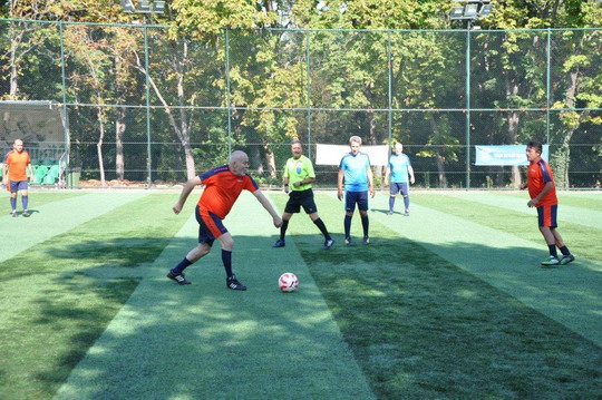 Emeklilerimiz futbol için sahadaydı!