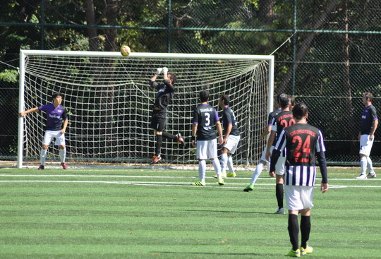 Yapı Kredi 2016 Yılı İstanbul Bölge Futbol Turnuvası ilk hafta karşılaşmalarıyla başladı.