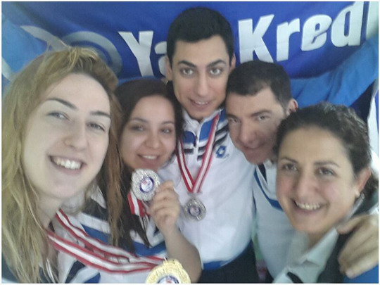 Yapı Kredi’nin şampiyon yüzücülerinden 13 madalya..!