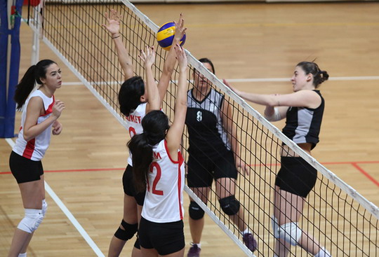 Bayan Voleybol Takımımız bu hafta da galip...
