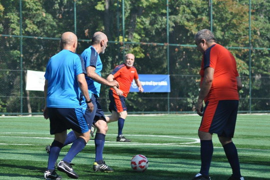 Emeklilerimiz futbol için sahadaydı!